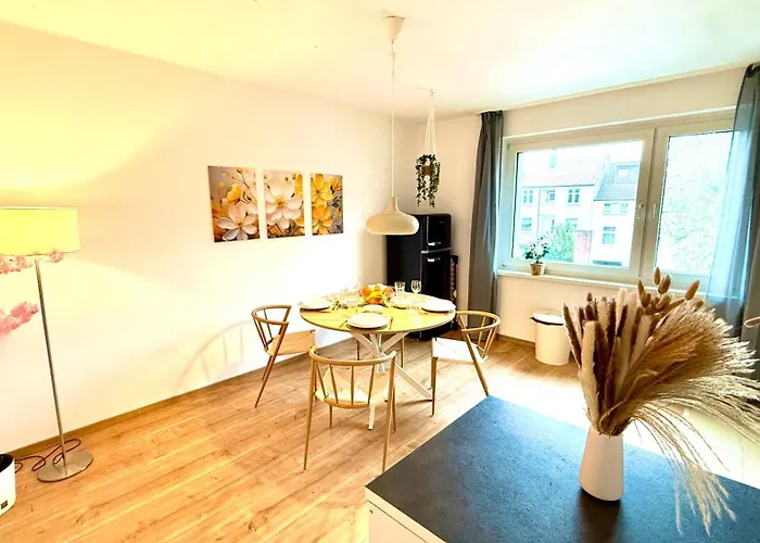 Urban Bloom Retreat - Ruettenscheid, Zentrum, Messe *